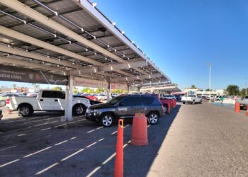 Implementa Policía Municipal dispositivo para resguardar los cajones de estacionamiento en el Ayuntamiento de La Paz