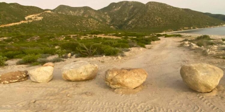 Denuncian bloqueo en acceso a playa Punta Gorda, en La Paz; dividió opiniones de ciudadanos