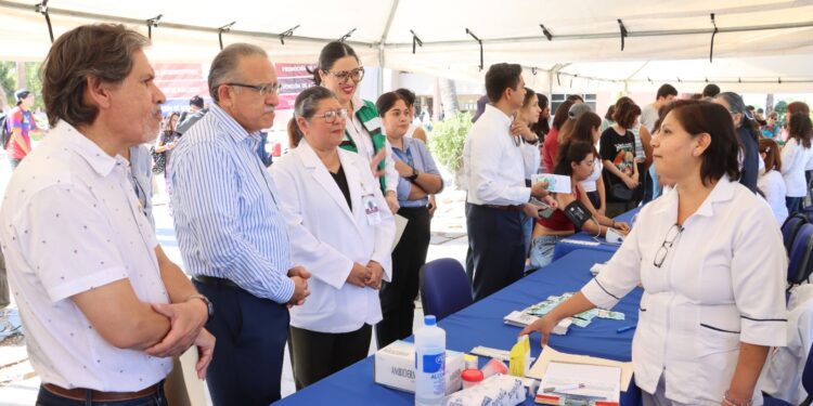 Realizan la Feria de la Salud UABCS 2024 en colaboración con la Secretaría de Salud