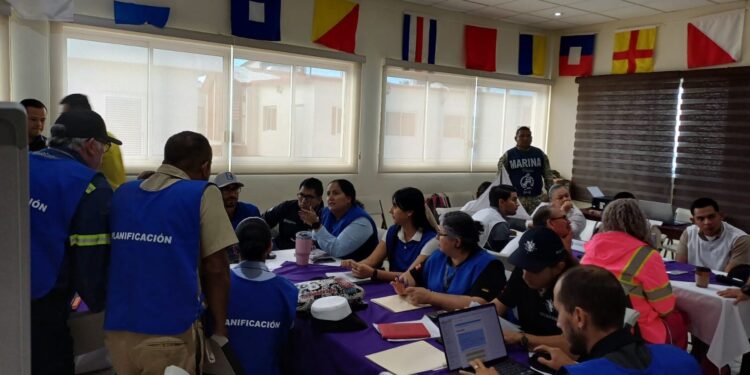 Estudiantes de la UABCS participaron en simulacro de derrame de hidrocarburos coordinado por la SEMAR