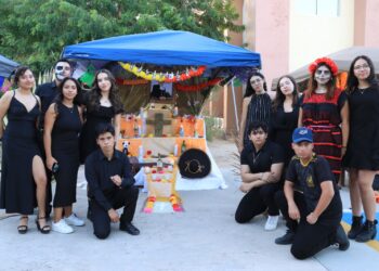 La UABCS Celebra el Festival de Día de Muertos con Altares, Catrinas y Tradiciones Mexicanas