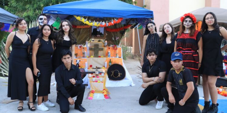 La UABCS Celebra el Festival de Día de Muertos con Altares, Catrinas y Tradiciones Mexicanas