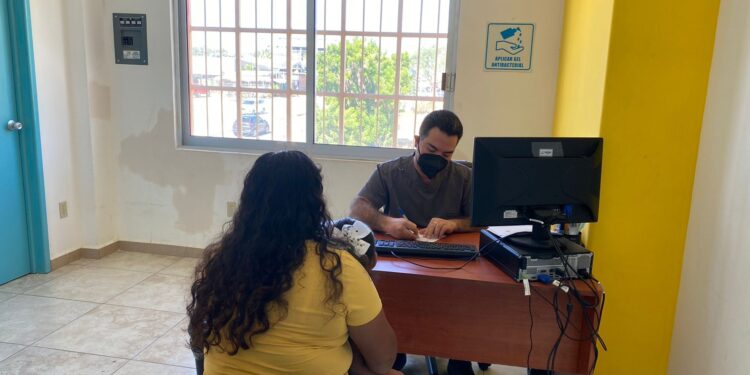 Ante temporada invernal, ofrecen consultas médicas gratuitas en Cabo San Lucas