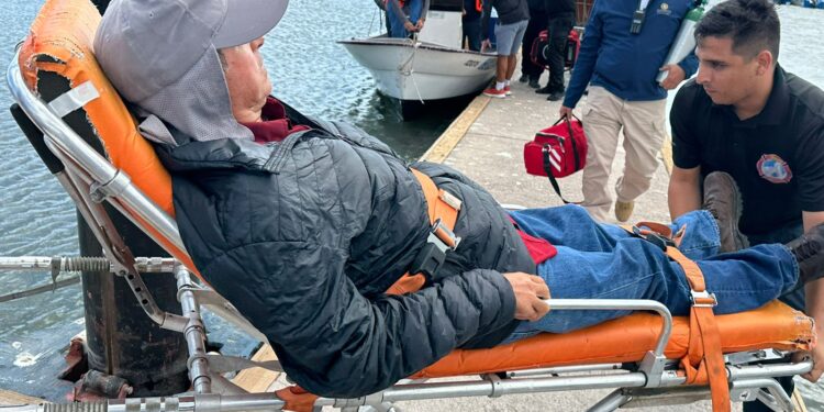 RESCATAN A SALVO A CUATRO PERSONAS DE EMBARCACIÓN A LA DERIVA EN LORETO