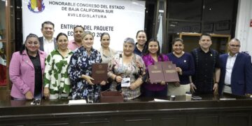 ENTREGA GOBIERNO DE BCS PAQUETE PRESUPUESTAL 2025 AL CONGRESO DEL ESTADO 