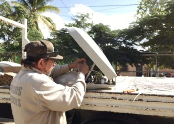 Tras reportes, realiza Servicios Públicos reparación de alumbrado público en colonias de Los Cabos
