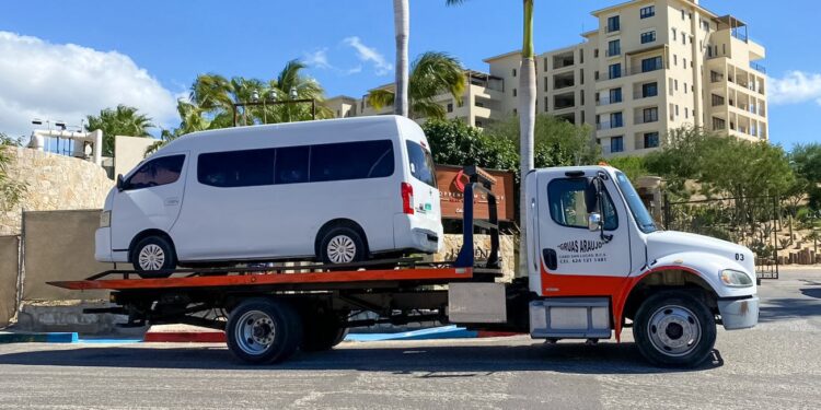 Transporte y Tránsito Municipal de Los Cabos trabajan para que empresas transportistas respeten reglamentos de vialidad 