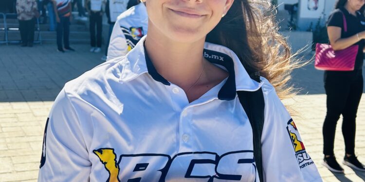 SURFISTA MOANA BONILLA ASPIRA A LLEGAR A LOS ÁNGELES 2028