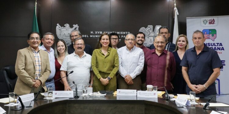 Milena Quiroga recibe propuestas de académicos para integrar proyectos en el Plan Municipal de Desarrollo