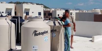 Abastece OOMSAPAS con programa emergente de agua a colonias Altamira Plus, Lomas del Valle y Tierra y Libertad