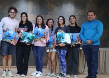 Estudiantes de Turismo Alternativo de la UABCS reciben certificación internacional de buceo recreativo