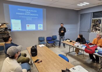 Capacitan a instructores de talleres culturales en la UABCS sobre primeros auxilios