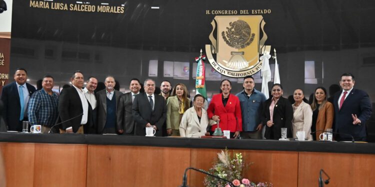 Conmemoran 50 Aniversario de la Constitución de BCS  
