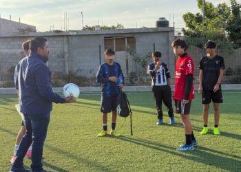 Entrega de balones de fútbol en Cabo San Lucas: Impulso al deporte y a la juventud