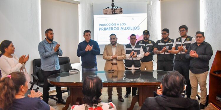 Protección Civil de Cabo San Lucas capacita a locatarios de tianguis en primeros auxilios