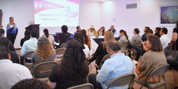 XV Ayuntamiento sostiene reunión informativa con integrantes de CANIRAC sobre Derecho de Saneamiento Ambiental