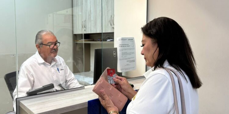 RECONOCE SECRETARIA DE FINANZAS A CONTRIBUYENTES CUMPLIDOS DURANTE FIN DE AÑO