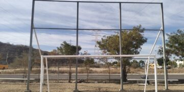 CONCLUYE API-BCS REHABILITACIÓN DE CANCHA DEPORTIVA EN COLONIA ARCOIRIS EN LA CIUDAD DE LA PAZ