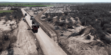 Avanza la pavimentación del camino entre los Ejidos Ley Federal de Aguas 3 y Ley Federal de Aguas 4