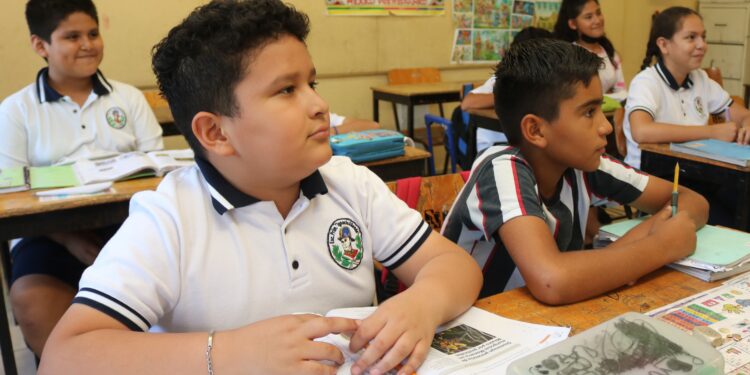 REGRESAN A CLASES MÁS DE 155 MIL ESTUDIANTES DE NIVEL BÁSICO EN BCS