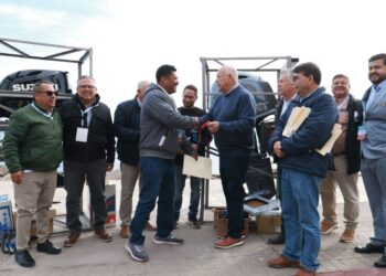 ENTREGA GOBIERNO DE BCS EQUIPO A SECTOR PESQUERO EN EL MUNICIPIO DE LORETO