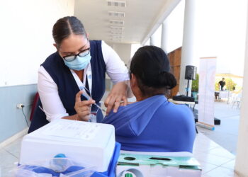 VACUNACIÓN CONTRA INFLUENZA PRESENTA UN AVANCE DE 72 POR CIENTO EN BCS