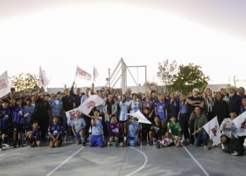 Milena Quiroga inaugura parque en la colonia Ayuntamiento