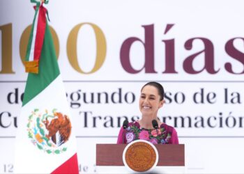 GOBERNADOR DE BCS ACOMPAÑA A LA PRESIDENTA CLAUDIA SHEINBAUM AL INFORME DE 100 DÍAS DE GOBIERNO