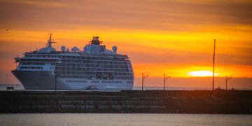 SANTA ROSALÍA RECIBIÓ AL CRUCERO “THE WORLD”