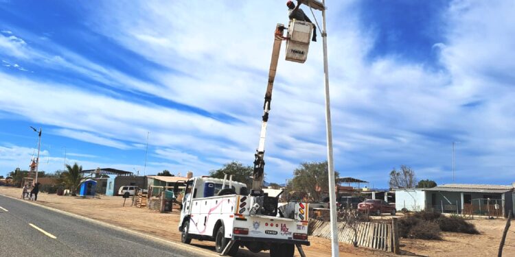 Rehabilitan calles y espacios públicos en Puerto Chale