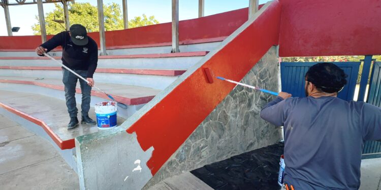 Rehabilita Servicios Públicos el estadio de béisbol en Todos Santos