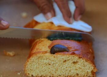Comparte Ayuntamiento de Los Cabos tradicional Rosca de Reyes con contribuyentes