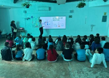 OOMSAPAS LOS CABOS FOMENTA LA CULTURA DEL AGUA EN ESTUDIANTES DE NIVEL PRIMARIALos Cabos, B.C.S. – Promoviendo el uso responsable del agua desde temprana edad, la Dirección de Cultura del Agua de OOMSAPAS Los Cabos, a cargo de la Lic. Celia Rivera Álvarez, llevó a cabo actividades de concientización en diversas instituciones educativas del municipio.
