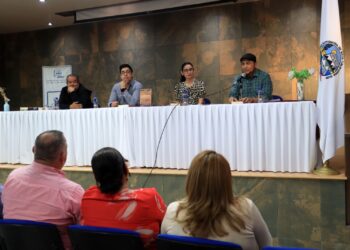 Presentan en la UABCS libro sobre experiencias docentes en torno a la Nueva Escuela Mexicana