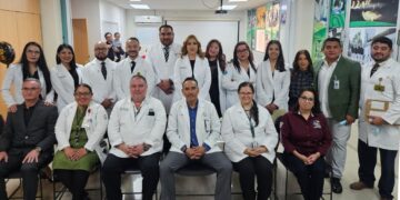 Se gradúan médicos residentes como profesionales de medicina familiar y urgencias médicas quirúrgicas en IMSS Baja California Sur