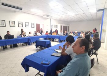 Se reúne tesorero de Los Cabos con representantes de Canaco; Ley de Hacienda y Derecho de Saneamiento Ambiental, temas abordados