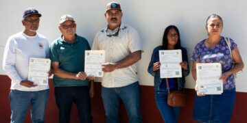 Entregan títulos a productores ganaderos y avanzan en gestiones de apoyo al sector rural
