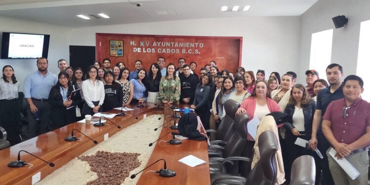 Capacita Catastro Los Cabos a 60 Notarias de Baja California Sur