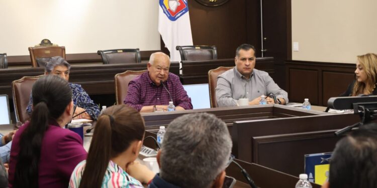 Se reúne el Gobernador con alcaldes y titulares de poderes Legislativo y Judicial, en continuidad al Pliego Petitorio de Burócratas