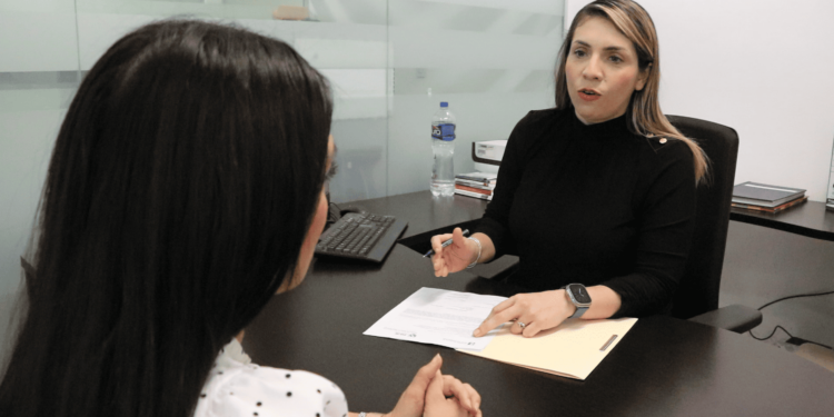 ATIENDE PGJE A MIL 435 VÍCTIMAS DE DELITO EN 2024