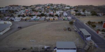 INICIAN TRABAJOS DE EMPASTADO DEL CAMPO DE BÉISBOL INFANTIL EN SANTA ROSALÍA