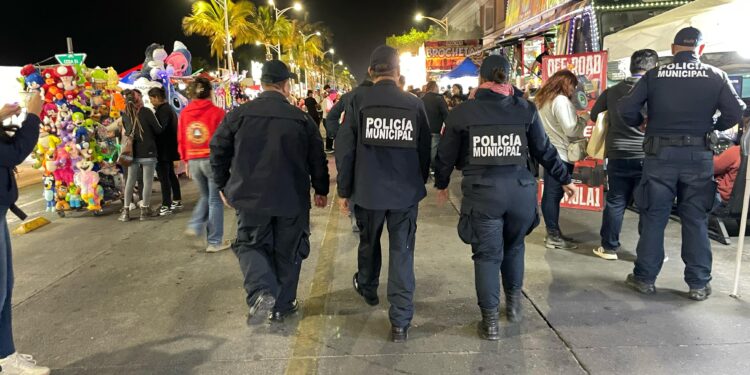 Gobierno Municipal refuerza limpieza y seguridad en el segundo día del Carnaval La Paz 2025