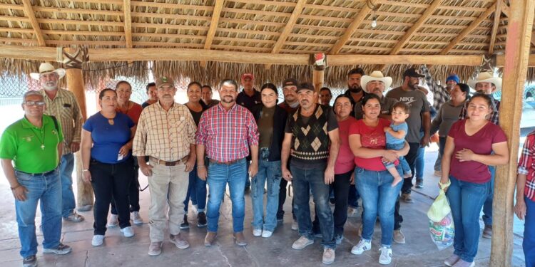 Imparten taller de Organización Empresarial en San Pedro de la Presa