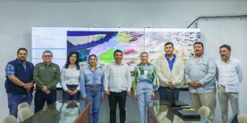 Milena Quiroga y Efraín Morales supervisan red de tanques elevados en La Paz