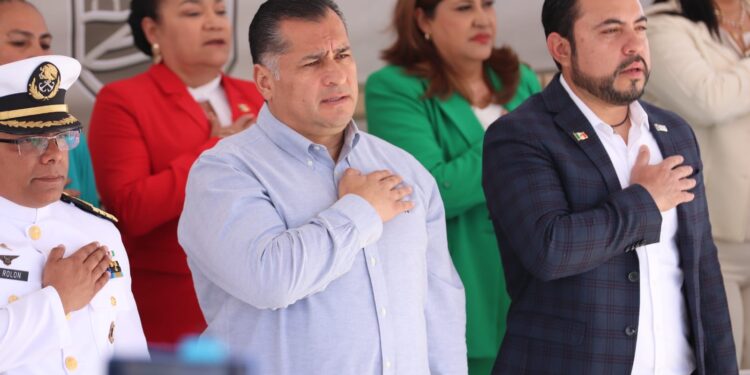 La Bandera Nacional, símbolo de nuestra identidad y de la unidad de pueblo mexicano: Saúl González 