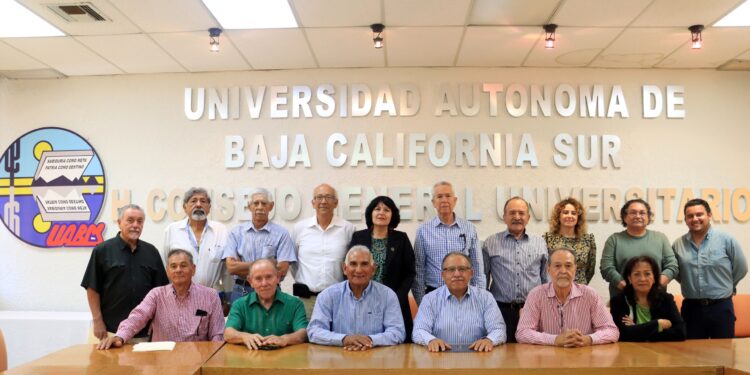 Egresados de la generación fundadora de la UABCS se sumarán a las festividades por el 50 aniversario