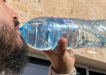 Recomienda IMSS Baja California Sur consumir agua simple para garantizar funciones óptimas en el cuerpo 