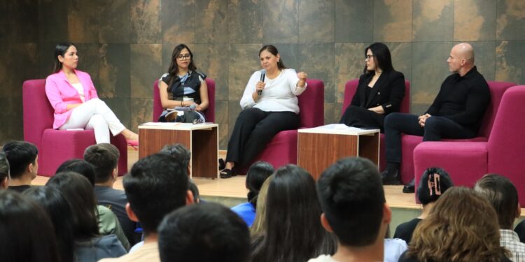 Reflexionan en la UABCS sobre mujeres jóvenes y el ejercicio de sus derechos