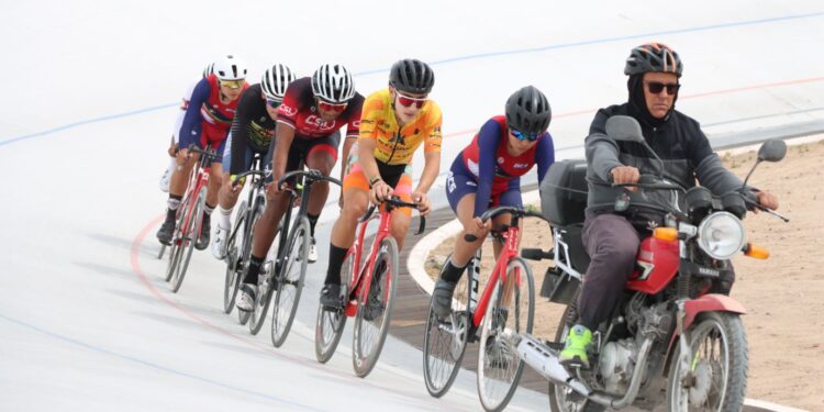 CICLISTAS SUDCALIFORNIANOS BUSCAN SU PASE A LOS NACIONALES CONADE 2025