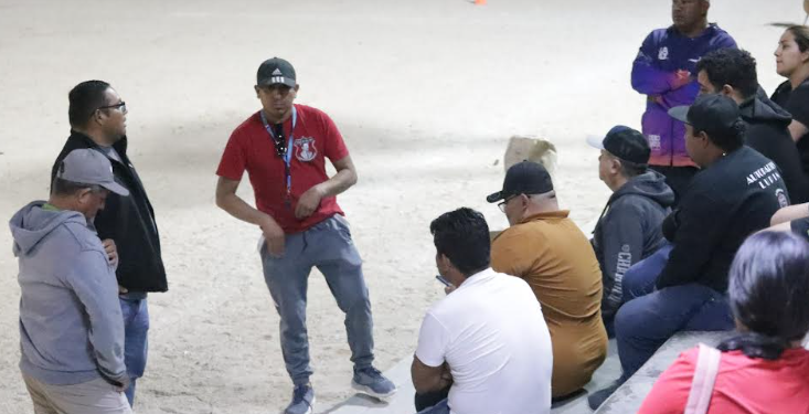 Ayuntamiento de La Paz continúa trabajando en la mejora de espacios deportivos 